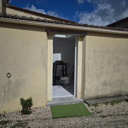 Petit T2 De La Fosse A L'ane *